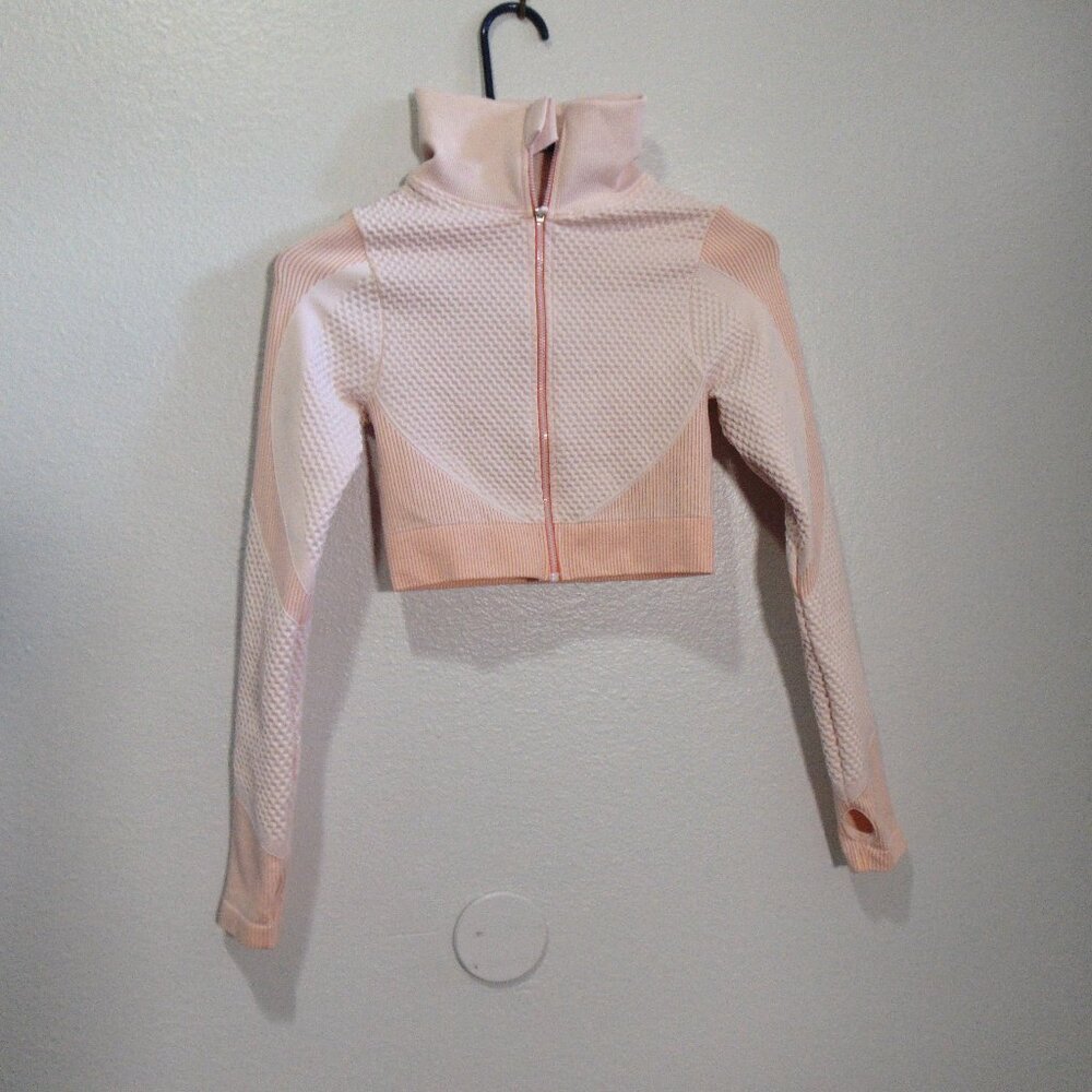 Biit Amazing Activewear Orange Seamless Top– Size Small
